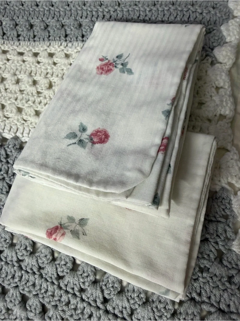Cannon Floral Rose Pillow case set standard cotton polyester blend USA